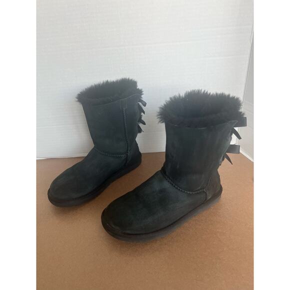 UGG Bailey 2954 Black Suede Bow II Shearling Mid Calf Water-Repellent Boots Sz 6 - Picture 1 of 11